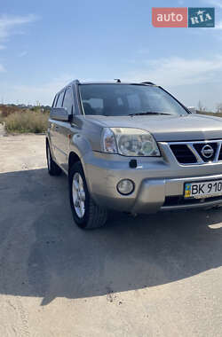 Позашляховик / Кросовер Nissan X-Trail 2003 в Рівному