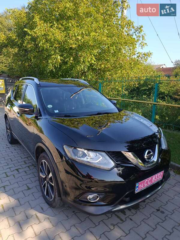 Позашляховик / Кросовер Nissan X-Trail 2017 в Івано-Франківську