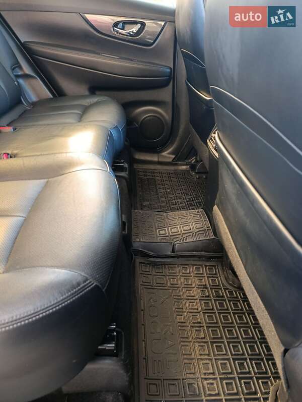 Позашляховик / Кросовер Nissan X-Trail 2017 в Івано-Франківську