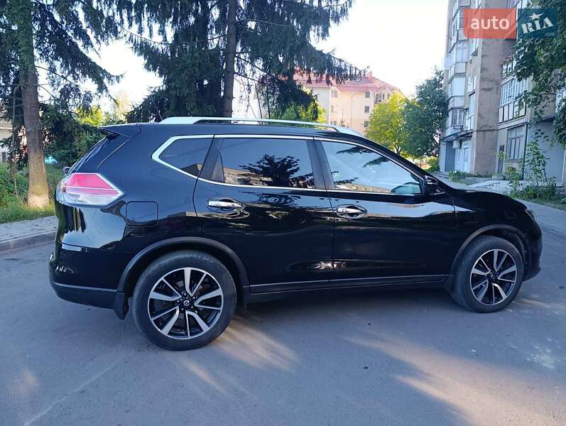 Позашляховик / Кросовер Nissan X-Trail 2017 в Івано-Франківську