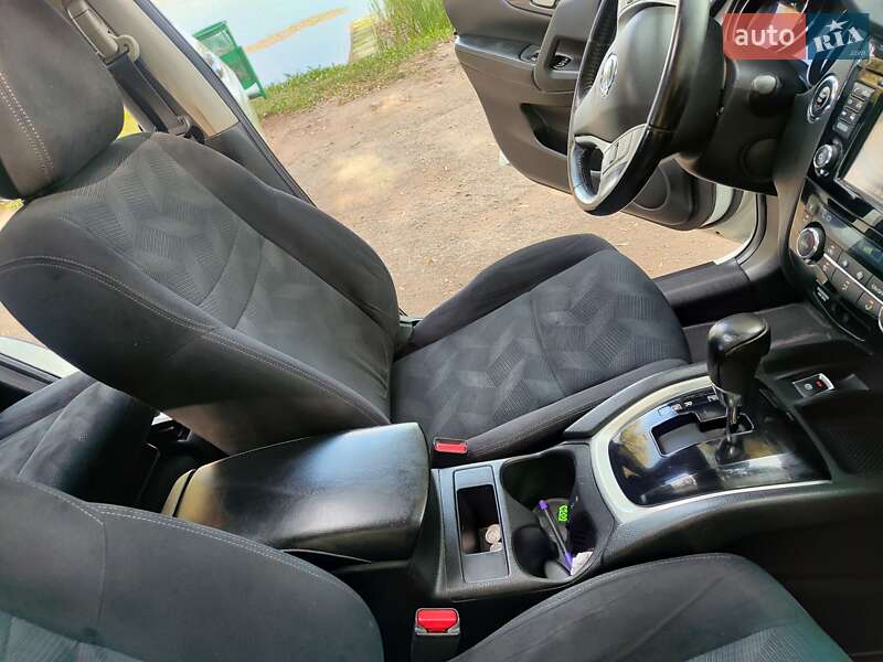 Внедорожник / Кроссовер Nissan X-Trail 2017 в Надворной