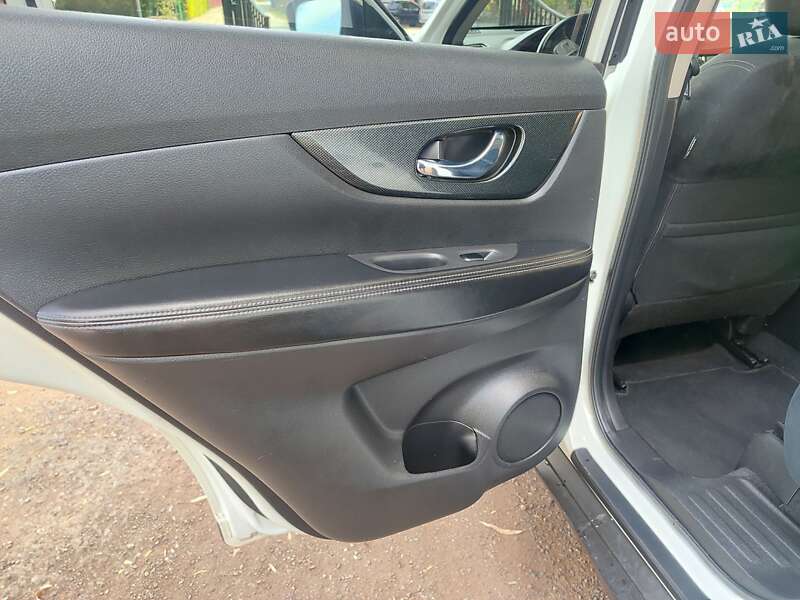 Внедорожник / Кроссовер Nissan X-Trail 2017 в Надворной