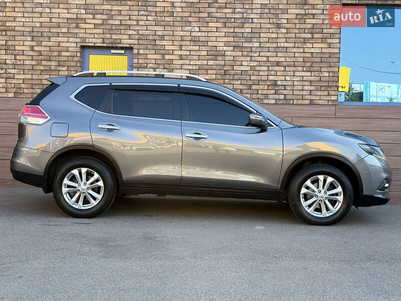 Внедорожник / Кроссовер Nissan X-Trail 2016 в Киеве