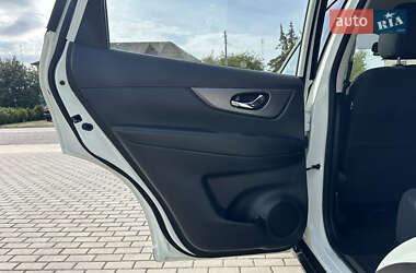 Внедорожник / Кроссовер Nissan X-Trail 2015 в 