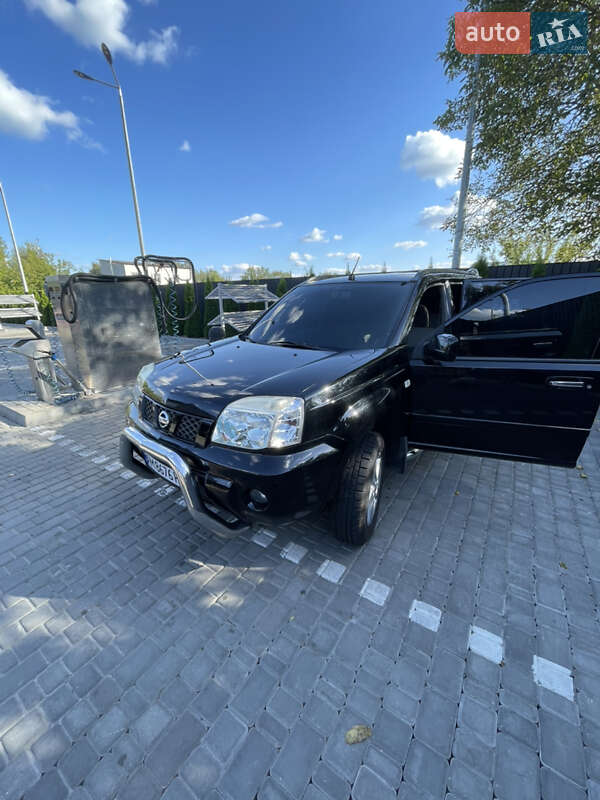 Внедорожник / Кроссовер Nissan X-Trail 2004 в Звягеле