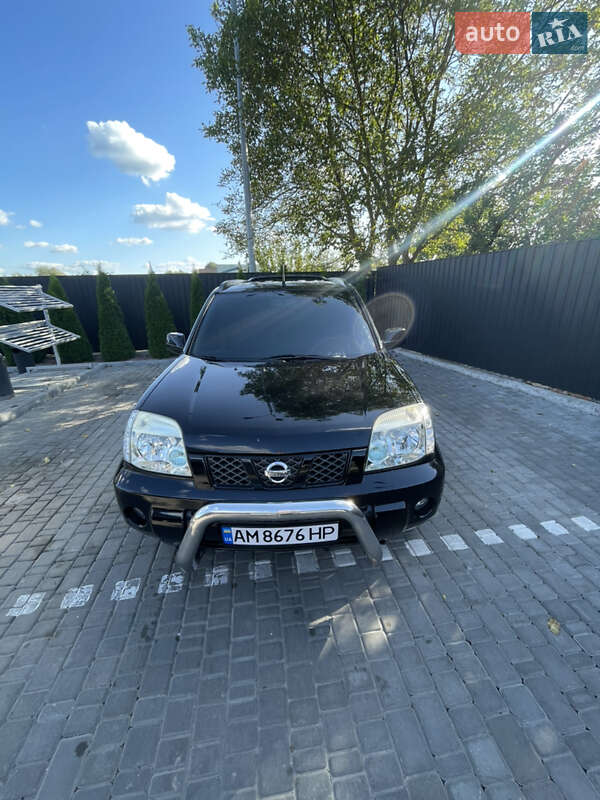 Внедорожник / Кроссовер Nissan X-Trail 2004 в Звягеле