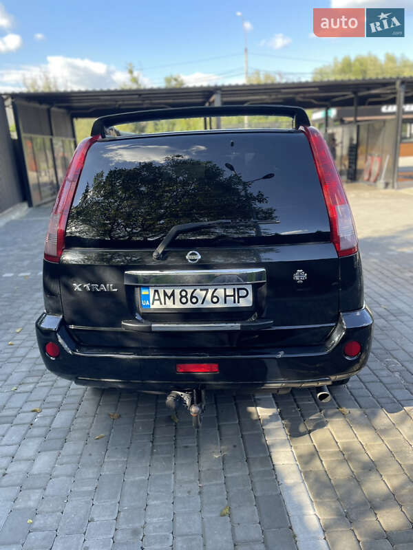 Внедорожник / Кроссовер Nissan X-Trail 2004 в Звягеле