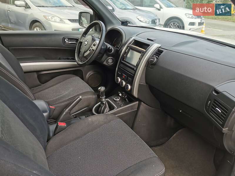 Внедорожник / Кроссовер Nissan X-Trail 2012 в Хмельницком