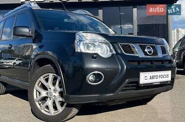 Позашляховик / Кросовер Nissan X-Trail 2014 в  фото 2 Позашляховик / Кросовер Nissan X-Trail 2014 в