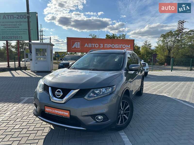 Внедорожник / Кроссовер Nissan X-Trail 2016 в 