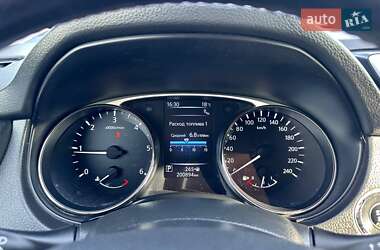 Внедорожник / Кроссовер Nissan X-Trail 2016 в 