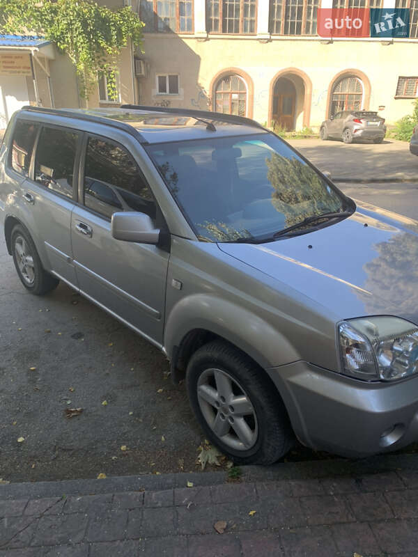 Внедорожник / Кроссовер Nissan X-Trail 2004 в Каменец-Подольском
