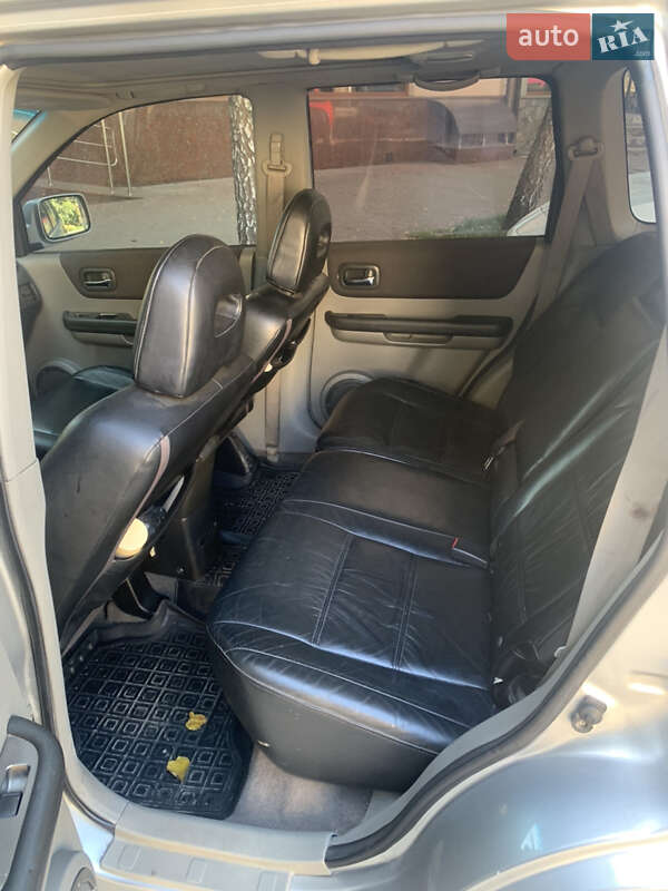 Внедорожник / Кроссовер Nissan X-Trail 2004 в Каменец-Подольском