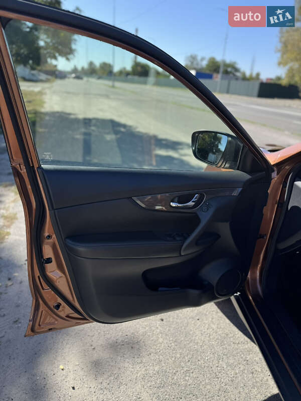 Позашляховик / Кросовер Nissan X-Trail 2014 в Києві