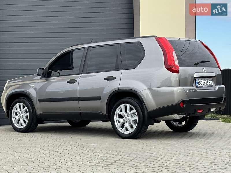 Позашляховик / Кросовер Nissan X-Trail 2010 в Стрию