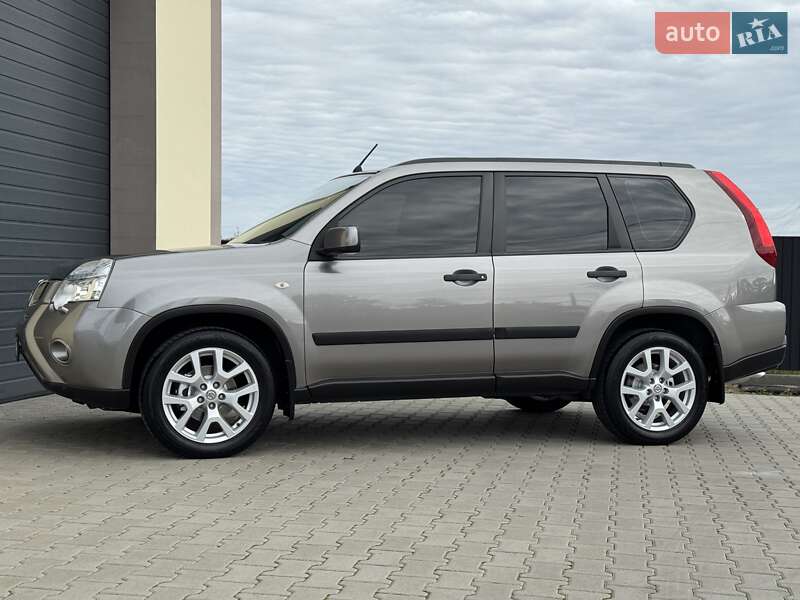Позашляховик / Кросовер Nissan X-Trail 2010 в Стрию