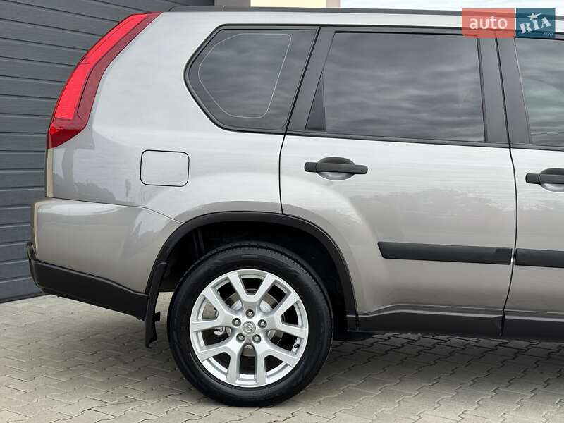 Позашляховик / Кросовер Nissan X-Trail 2010 в Стрию