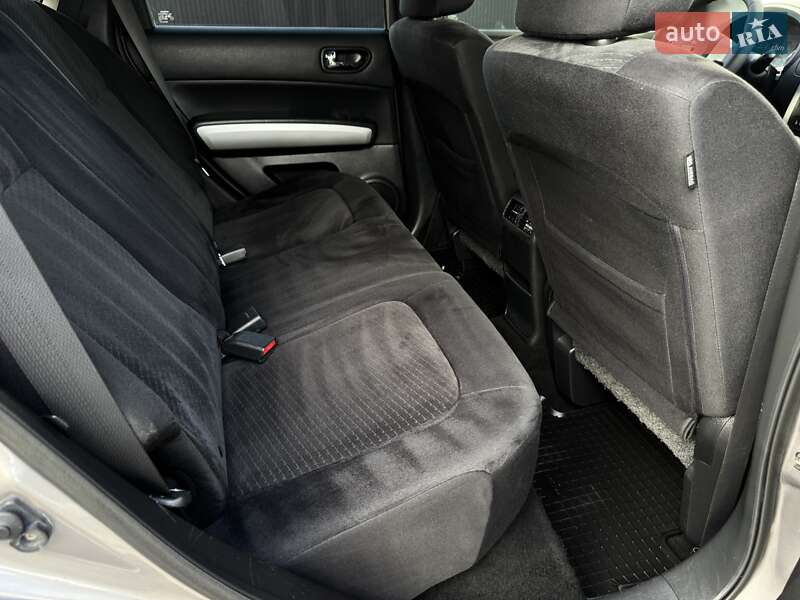 Позашляховик / Кросовер Nissan X-Trail 2010 в Стрию