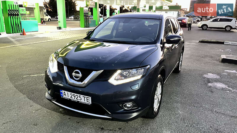Внедорожник / Кроссовер Nissan X-Trail 2015 в 