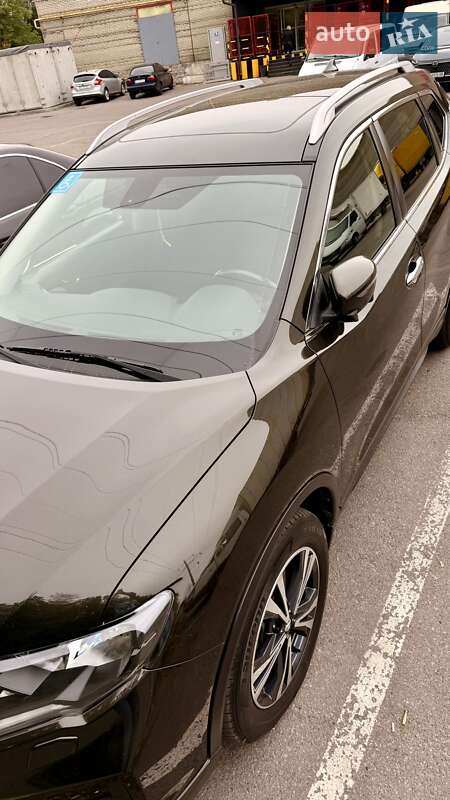 Внедорожник / Кроссовер Nissan X-Trail 2017 в Днепре