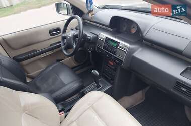 Внедорожник / Кроссовер Nissan X-Trail 2003 в 