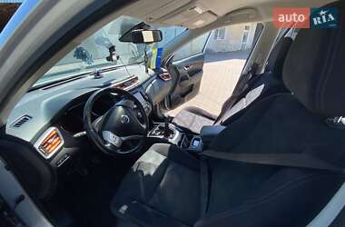 Позашляховик / Кросовер Nissan X-Trail 2015 в  фото 4 Позашляховик / Кросовер Nissan X-Trail 2015 в