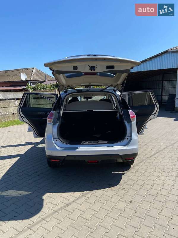 Позашляховик / Кросовер Nissan X-Trail 2015 в Стецевій