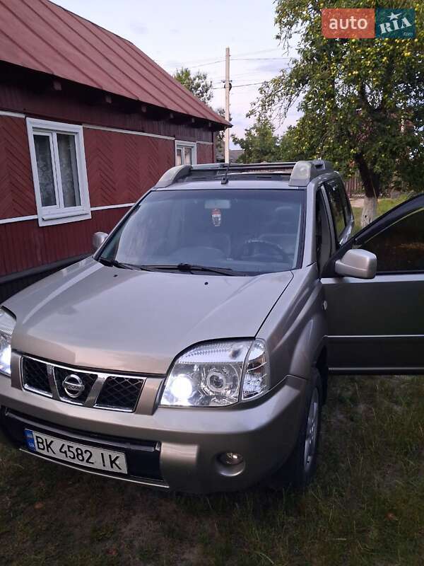 Внедорожник / Кроссовер Nissan X-Trail 2006 в Сарнах фото 3 Внедорожник / Кроссовер Nissan X-Trail 2006 в Сарнах