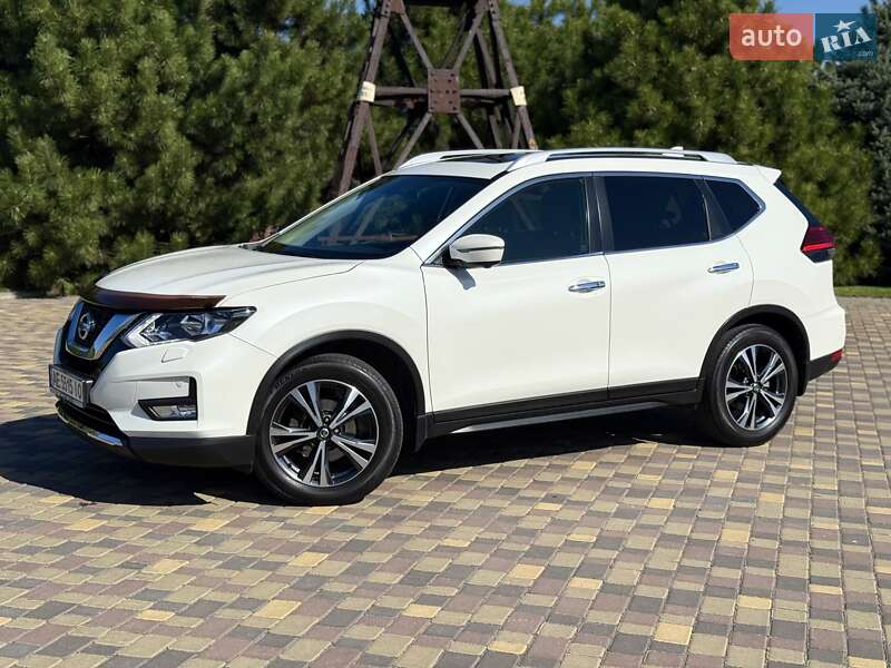 Позашляховик / Кросовер Nissan X-Trail 2017 в Дніпрі