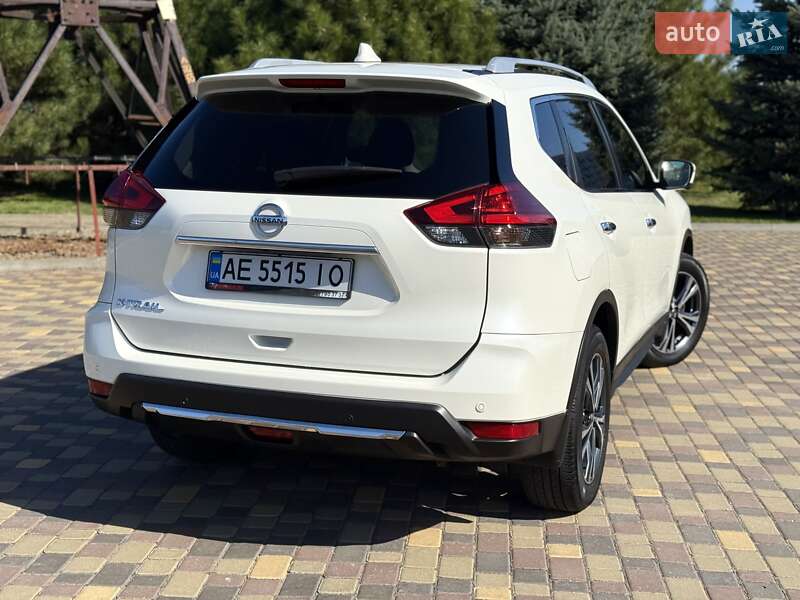 Позашляховик / Кросовер Nissan X-Trail 2017 в Дніпрі