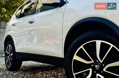 Внедорожник / Кроссовер Nissan X-Trail 2016 в 