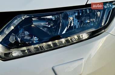Внедорожник / Кроссовер Nissan X-Trail 2016 в 