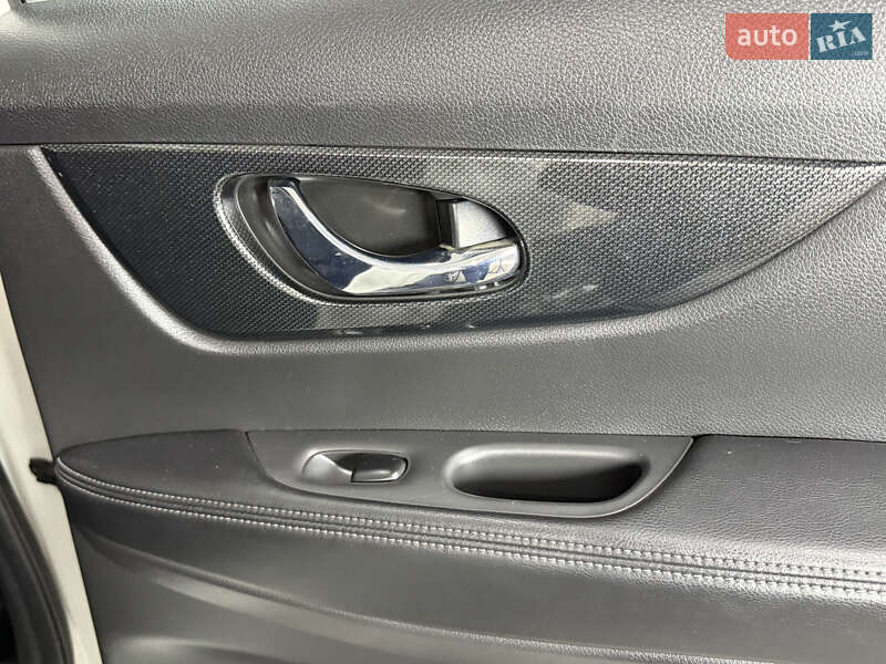 Позашляховик / Кросовер Nissan X-Trail 2016 в Одесі фото 40 Позашляховик / Кросовер Nissan X-Trail 2016 в Одесі