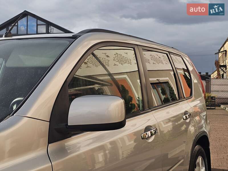 Внедорожник / Кроссовер Nissan X-Trail 2012 в Стрые