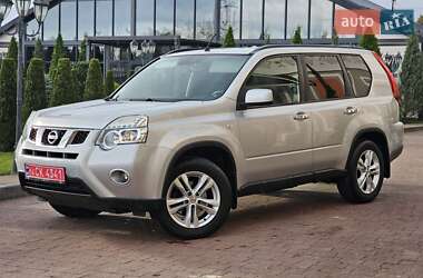 Внедорожник / Кроссовер Nissan X-Trail 2012 в 