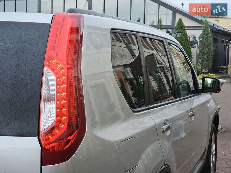 Внедорожник / Кроссовер Nissan X-Trail 2012 в Стрые