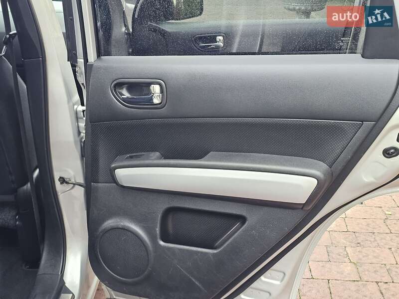 Внедорожник / Кроссовер Nissan X-Trail 2012 в Стрые