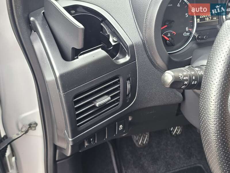 Внедорожник / Кроссовер Nissan X-Trail 2012 в Стрые