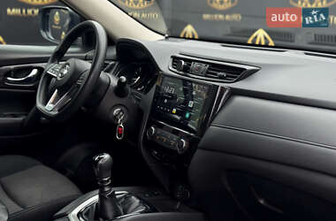 Внедорожник / Кроссовер Nissan X-Trail 2019 в 