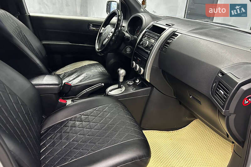 Внедорожник / Кроссовер Nissan X-Trail 2011 в Черновцах