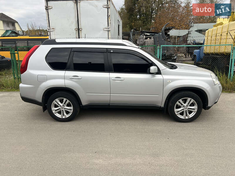 Позашляховик / Кросовер Nissan X-Trail 2014 в Києві