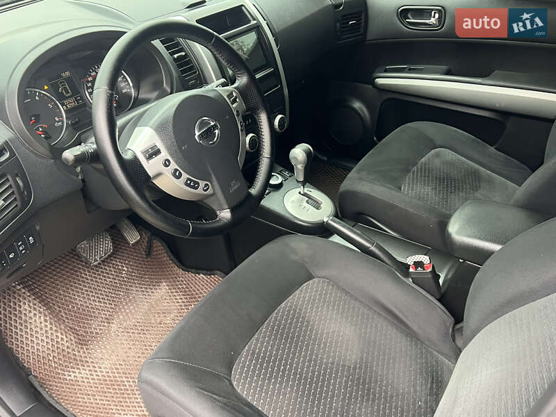 Позашляховик / Кросовер Nissan X-Trail 2014 в Києві