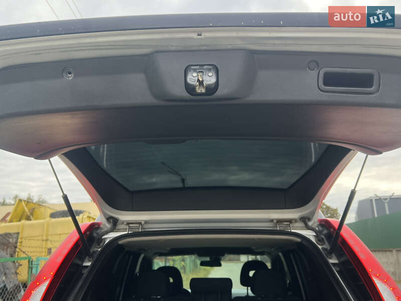 Позашляховик / Кросовер Nissan X-Trail 2014 в Києві