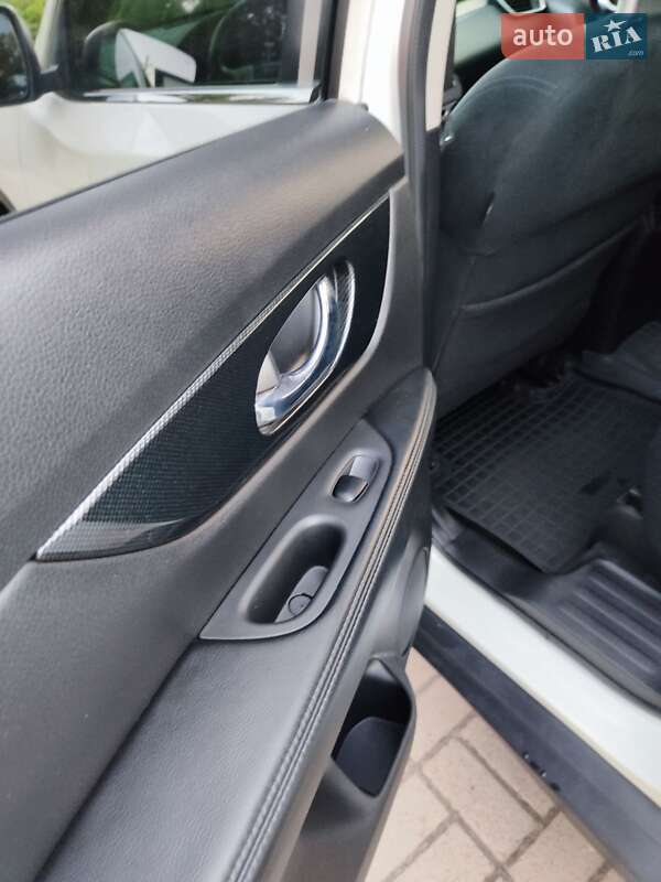 Внедорожник / Кроссовер Nissan X-Trail 2015 в Киеве фото 7 Внедорожник / Кроссовер Nissan X-Trail 2015 в Киеве