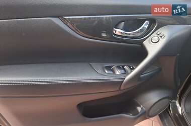 Внедорожник / Кроссовер Nissan X-Trail 2016 в 