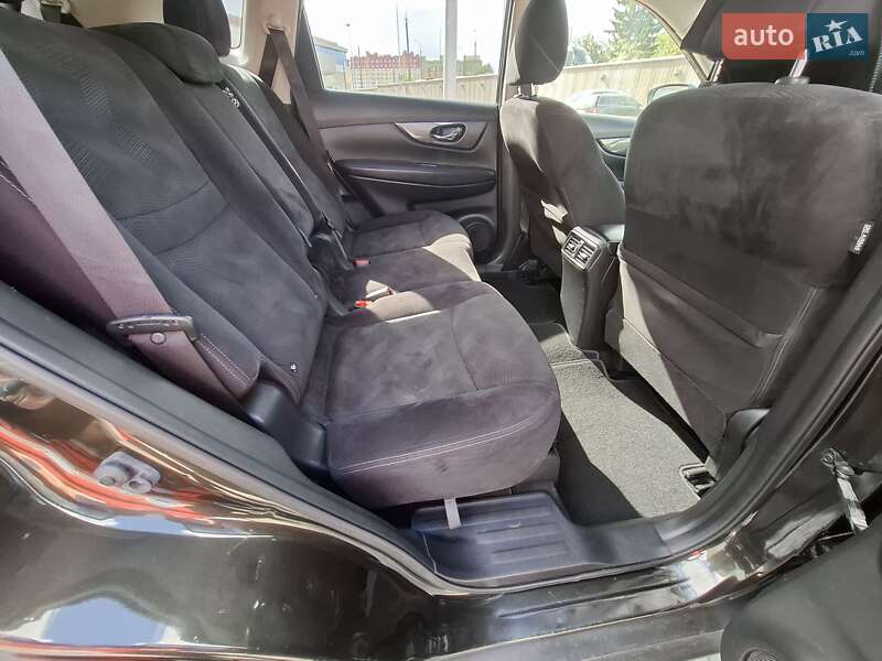 Позашляховик / Кросовер Nissan X-Trail 2016 в Луцьку