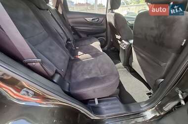 Внедорожник / Кроссовер Nissan X-Trail 2016 в 