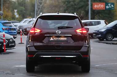 Внедорожник / Кроссовер Nissan X-Trail 2018 в 