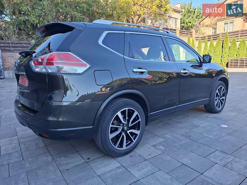 Позашляховик / Кросовер Nissan X-Trail 2016 в Луцьку