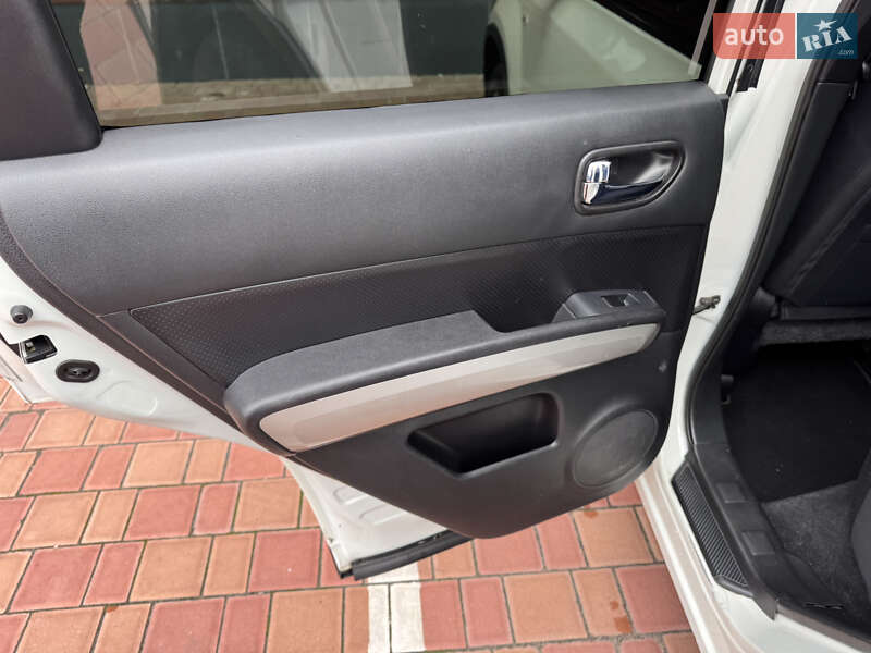 Позашляховик / Кросовер Nissan X-Trail 2011 в Одесі